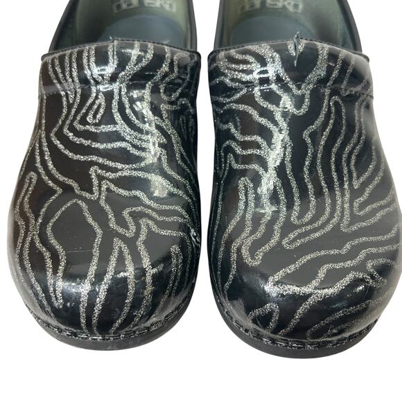 Dansko XP 2.0 Glitter Waves Black Clogs Metallic Print Slip On Nurse Shoes 7.5 - Picture 3 of 14